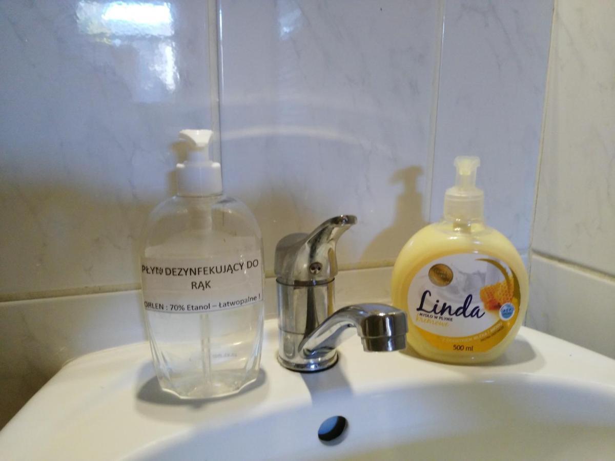Iwona Hostel - Budget Rooms With Private Bathrooms ソポト エクステリア 写真