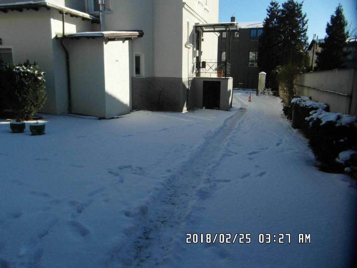 Iwona Hostel - Budget Rooms With Private Bathrooms ソポト エクステリア 写真