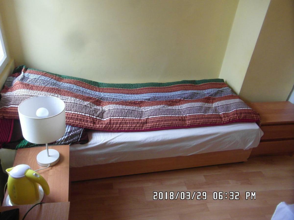 Iwona Hostel - Budget Rooms With Private Bathrooms ソポト エクステリア 写真