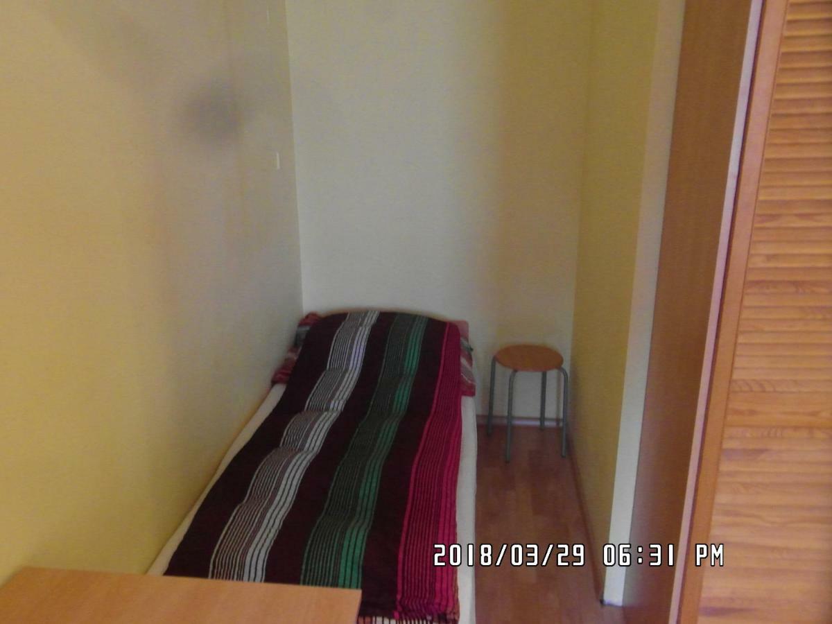Iwona Hostel - Budget Rooms With Private Bathrooms ソポト エクステリア 写真