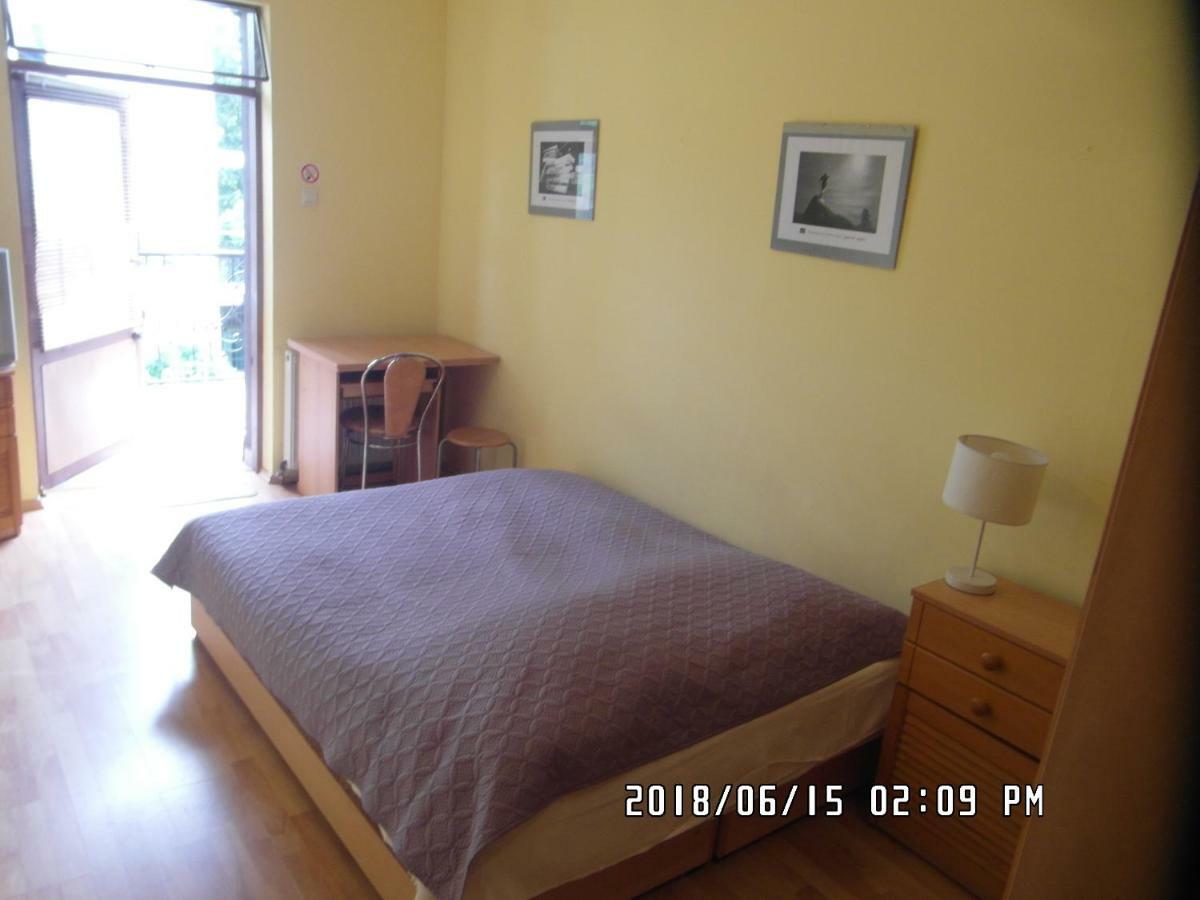 Iwona Hostel - Budget Rooms With Private Bathrooms ソポト エクステリア 写真